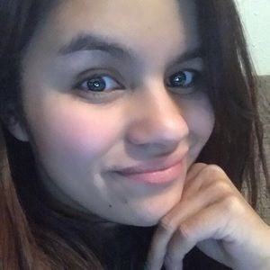 Meet your Posher, Gloria